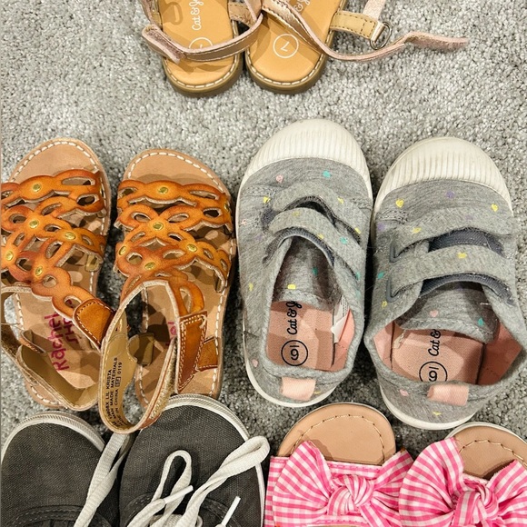 Toddler Girl Shoe Bundle! Sizes 4-7 - Picture 4 of 5